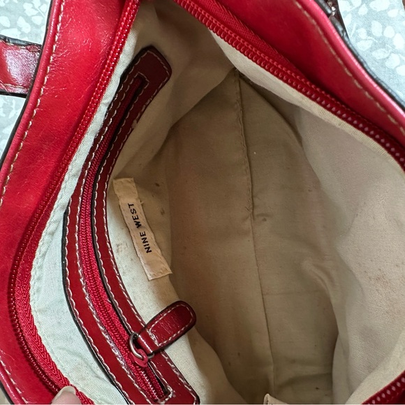 Vtg Nine West Faux Leather Red Shoulder Handbag Purse Silver Hardware - Picture 4 of 5